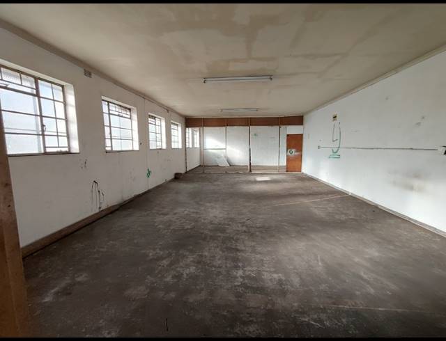 5,500M² WAREHOUSE TO LET IN MAITLAND